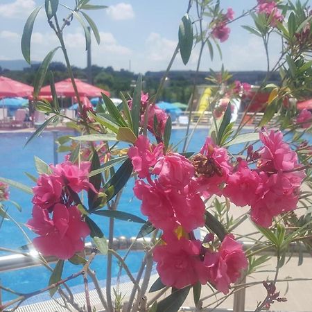 Hotel Aqua Kardzsali Kültér fotó