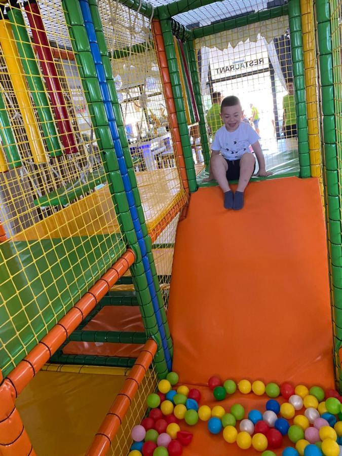 Hotel Aqua Kardzsali Kültér fotó