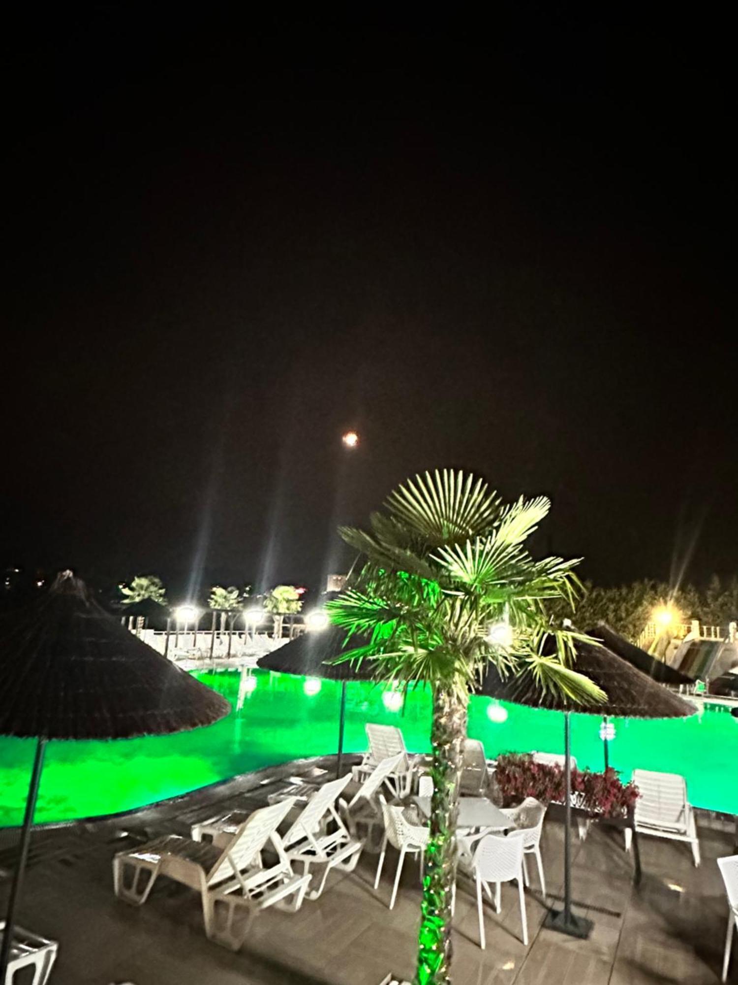 Hotel Aqua Kardzsali Kültér fotó