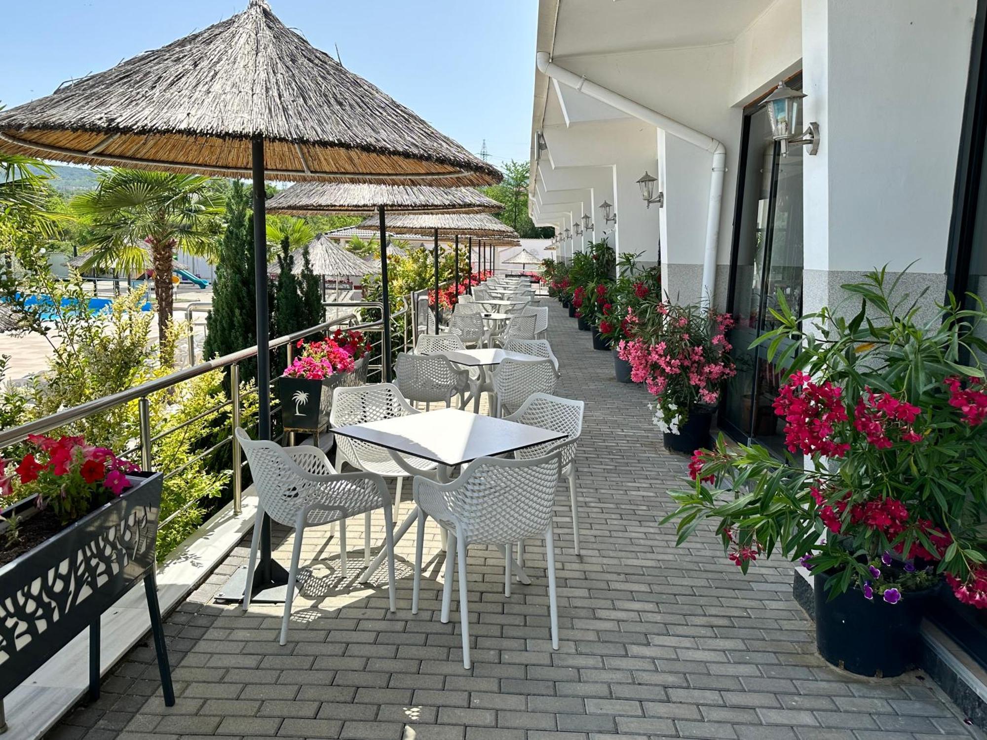 Hotel Aqua Kardzsali Kültér fotó