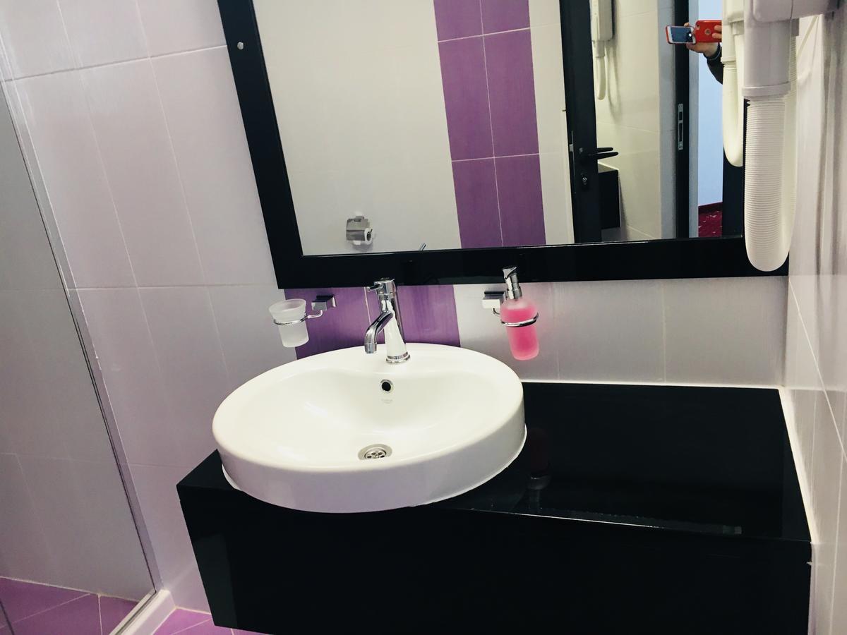 Hotel Aqua Kardzsali Kültér fotó