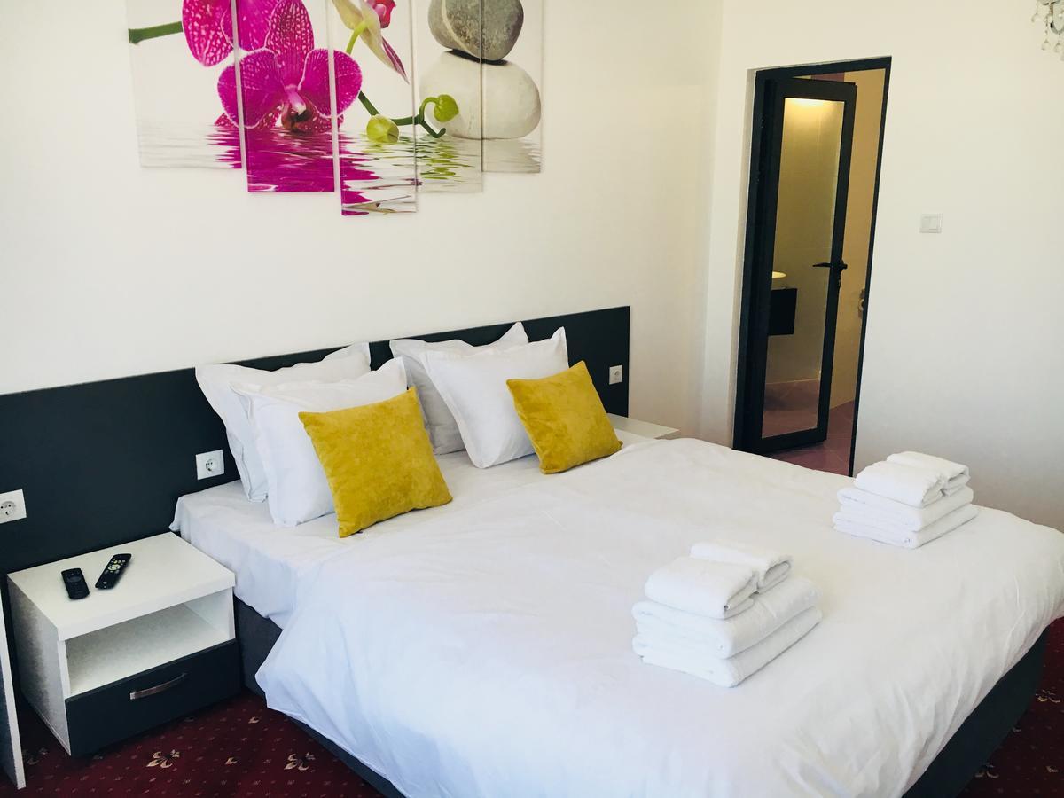 Hotel Aqua Kardzsali Kültér fotó