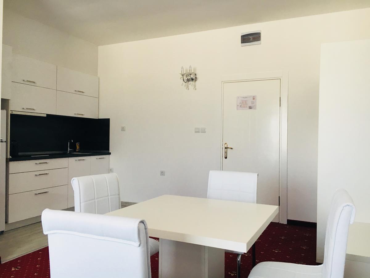 Hotel Aqua Kardzsali Kültér fotó