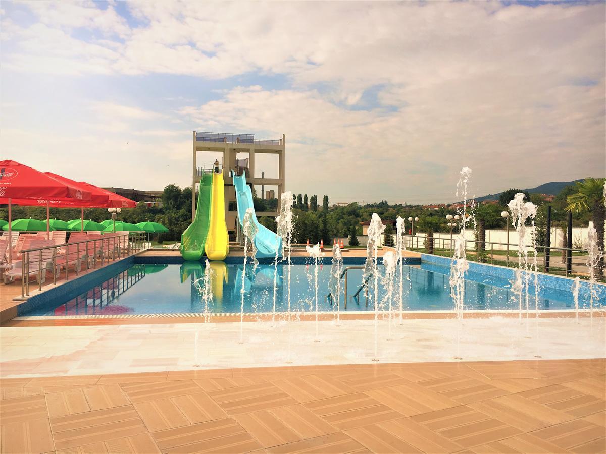 Hotel Aqua Kardzsali Kültér fotó