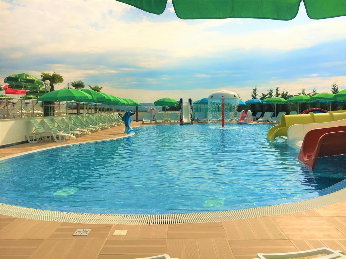 Hotel Aqua Kardzsali Kültér fotó
