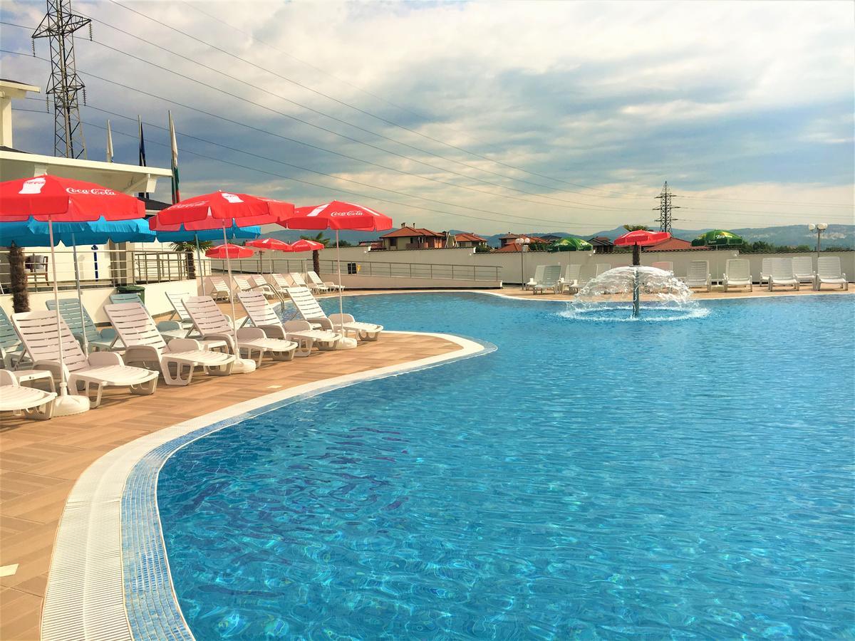 Hotel Aqua Kardzsali Kültér fotó